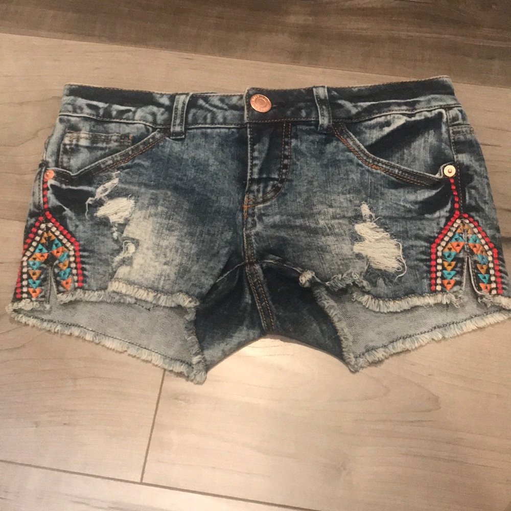 Mossimo cut off shorts with side detail